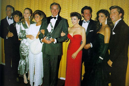 CAST OF THE COLBYS RECIEVING AWARD('85)